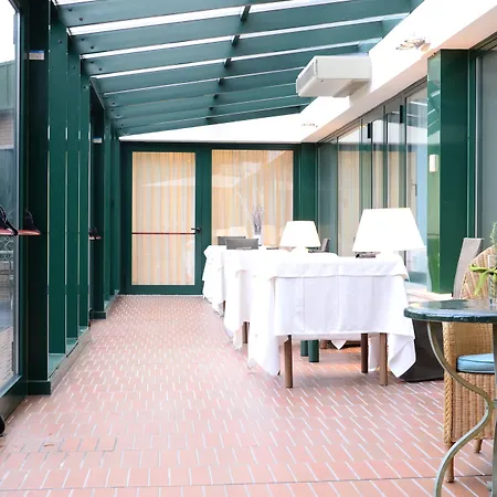 Hotel Phi Emilia 4*