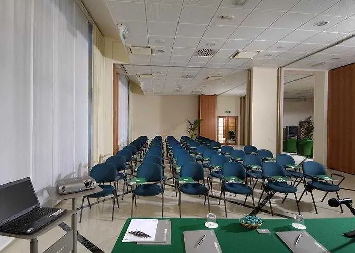 Phi Emilia Ξενοδοχείο 4*