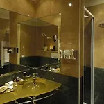 Phi Emilia Ξενοδοχείο 4*