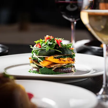 Phi Emilia מלון 4*