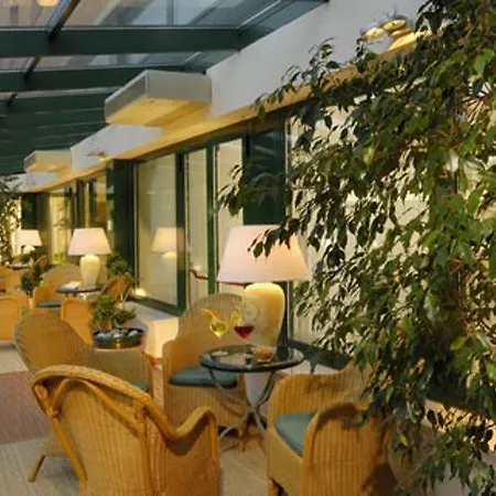 Hotel Phi Emilia 4*