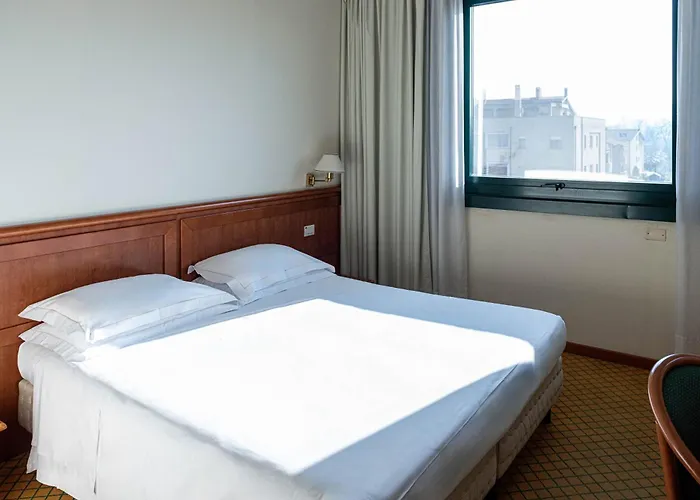 Phi Emilia 4* أوتْسانو ديل إميليا