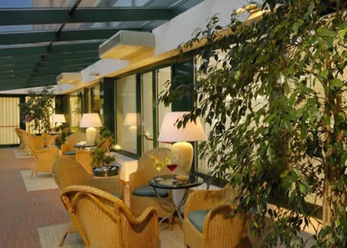 Hotel Phi Emilia 4*