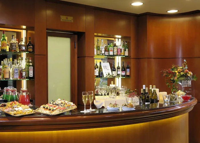 酒店 Phi Emilia 4*