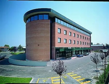 유로가든 볼로냐 호텔 4*